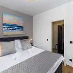 Palazzo Maestral Beachfront By Guide