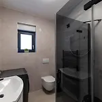 Vila Palazzo Maestral Beachfront By Guide