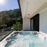 Palazzo Maestral Beachfront By Guide