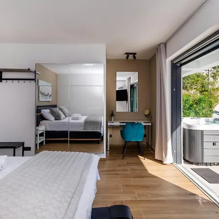 Vila Palazzo Maestral Beachfront By Guide *