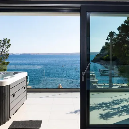 Palazzo Maestral Beachfront By Guide * Karlobag