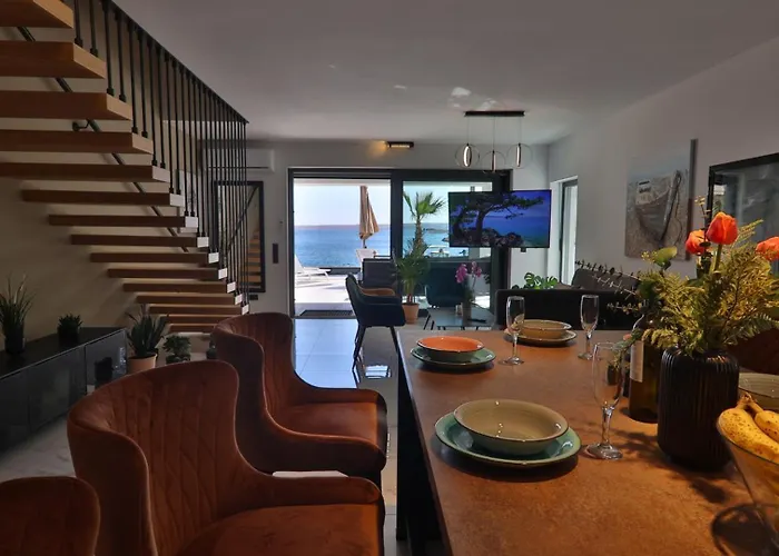 Villa Palazzo Maestral Beachfront By Guide