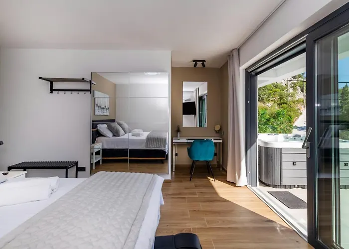 Vila Palazzo Maestral Beachfront By Guide *