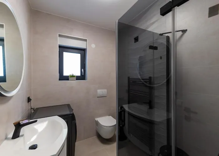 Villa Palazzo Maestral Beachfront By Guide