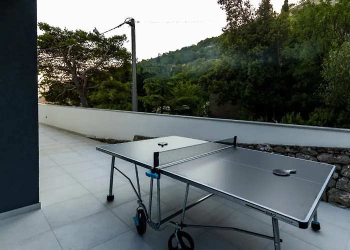 Palazzo Maestral Beachfront By Guide Vila *