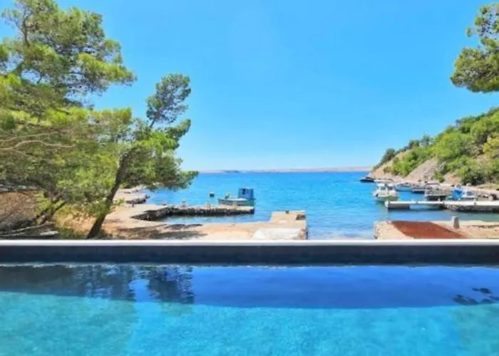 Vila Palazzo Maestral Beachfront By Guide