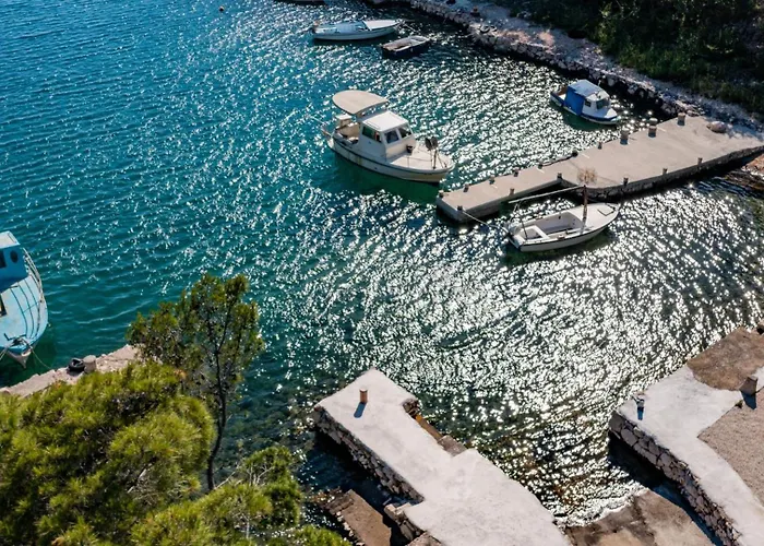 Palazzo Maestral Beachfront By Guide