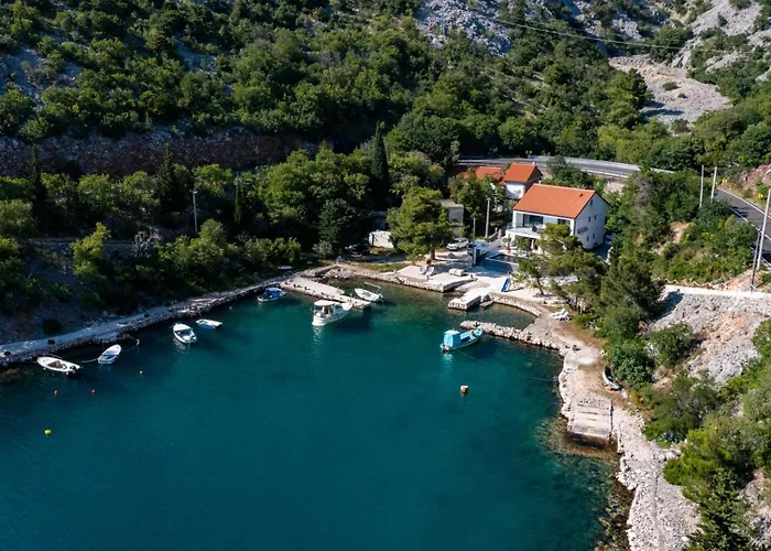 Palazzo Maestral Beachfront By Guide Vila Karlobag