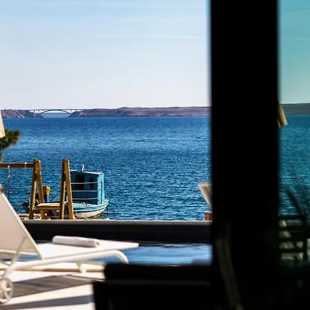 Palazzo Maestral Beachfront By Guide