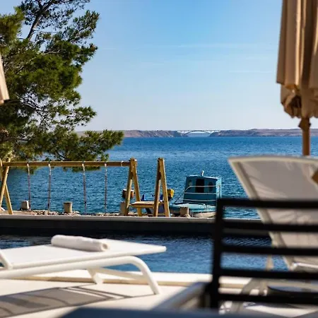 Palazzo Maestral Beachfront By Guide Vinistina