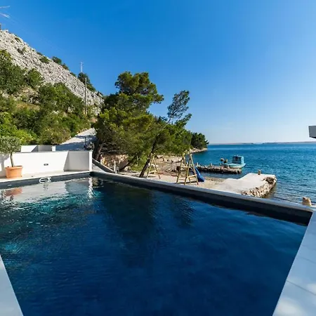 Palazzo Maestral Beachfront By Guide Villa Vinistina