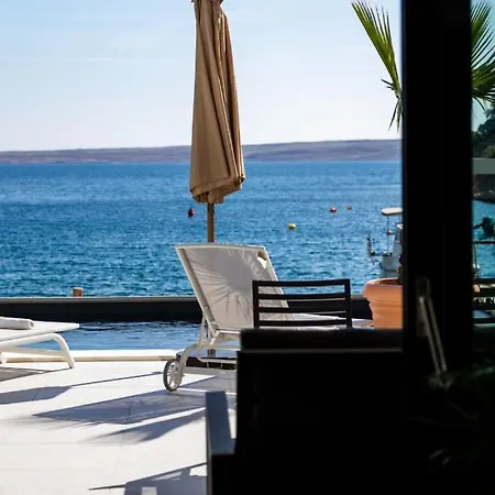Villa Palazzo Maestral Beachfront By Guide *