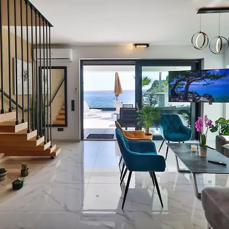 Palazzo Maestral Beachfront By Guide * Vinistina