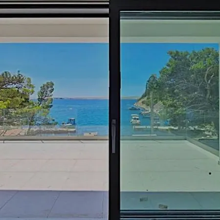 Palazzo Maestral Beachfront By Guide Vinistina