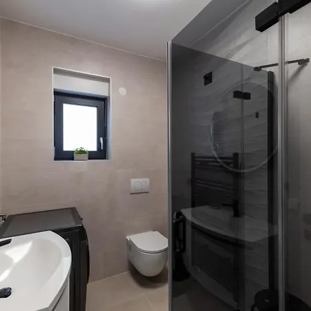Villa Palazzo Maestral Beachfront By Guide